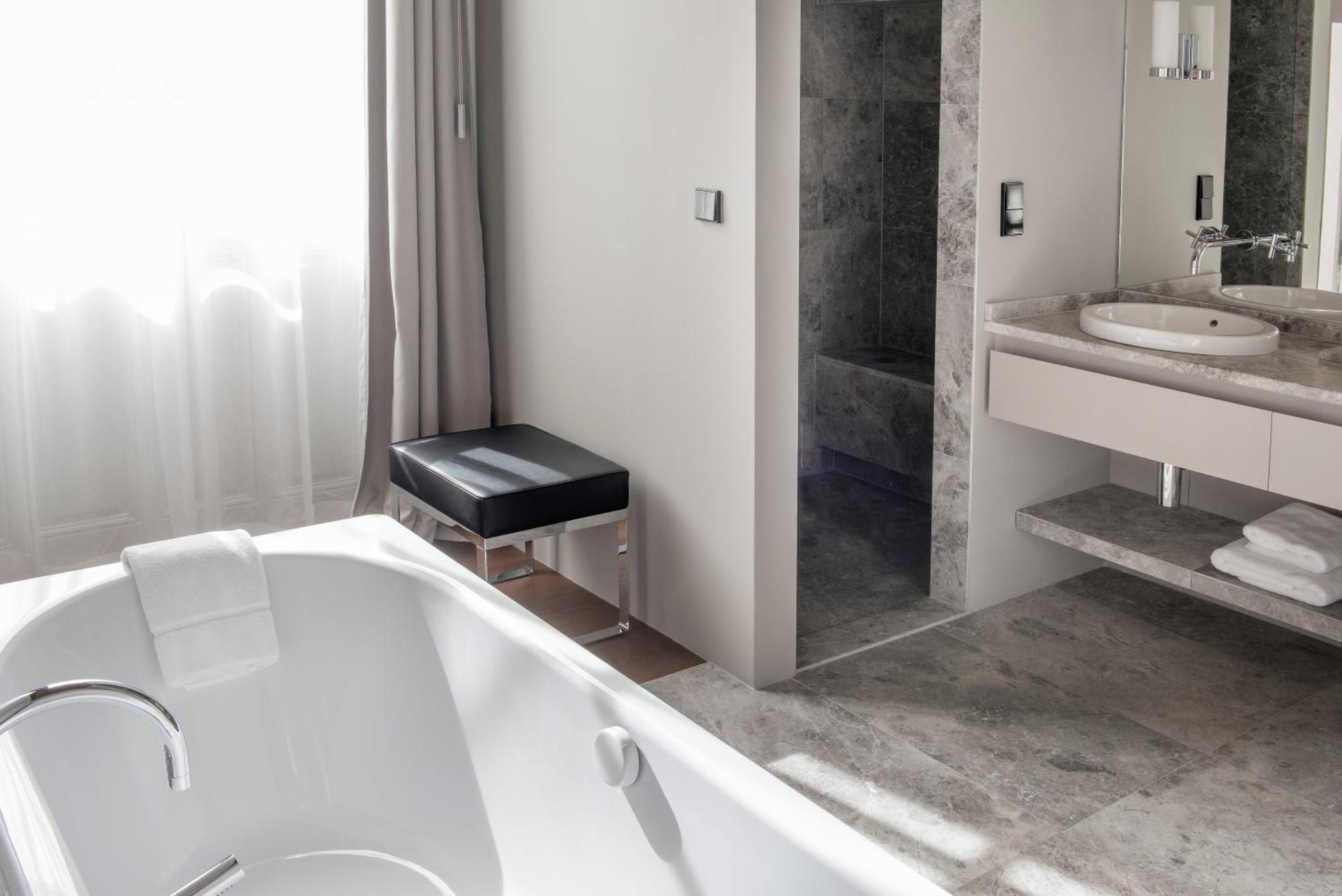 Hotel De Tourrel, Saint Remy De Provence, A Member Of Design Hotels Стая снимка